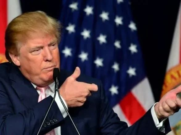 tramp-pidtverdiv-pributtya-v-kndr-amerikanskoyi-delegatsiyi