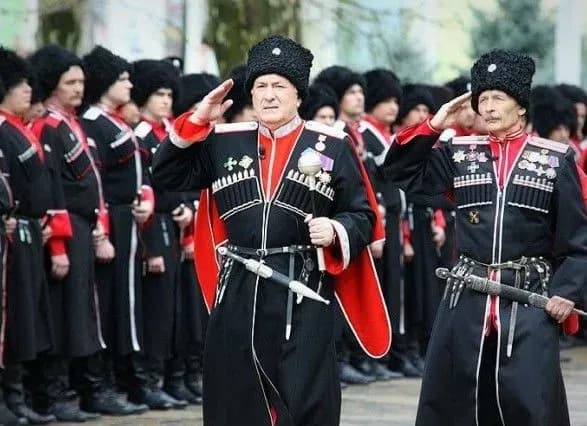 svidok-u-spravi-yanukovicha-chastini-vms-u-krimu-blokuvali-rosiyski-kozaki