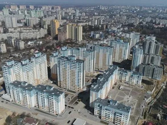 u-kiyevi-chotiri-budinki-zhk-novomostitsko-zamkovetskiy-otrimali-adresu