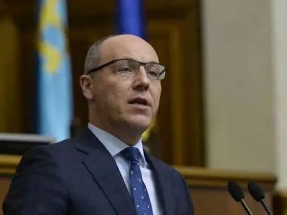 parubiy-zaklikav-veliku-britaniyu-zasuditi-budivnitstvo-pivnichnogo-potoku-2