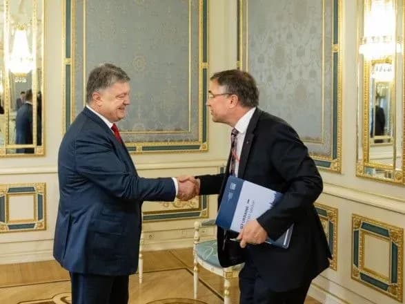 antikoruptsiyniy-sud-samiti-ta-zaruchniki-pro-scho-poroshenko-govoriv-iz-poslami-g7-ta-yes