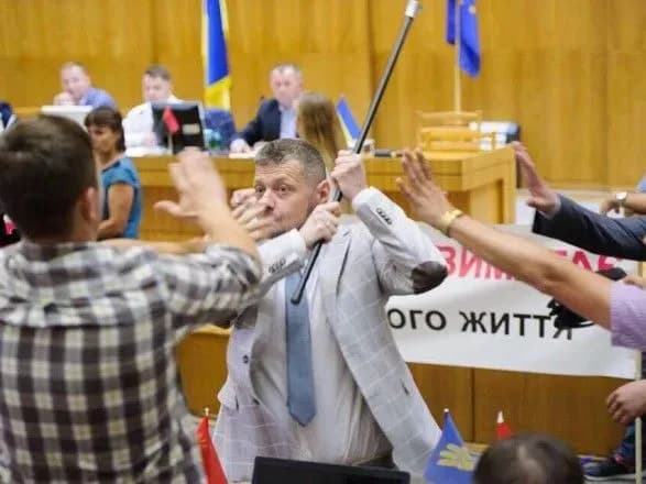 mosiychuk-poobitsyav-prinesti-smittya-v-kabinet-mera-ternopolya