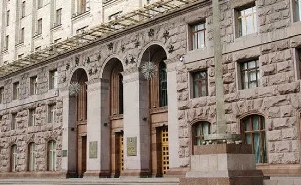 nizka-avtobusnikh-i-troleybusnikh-marshrutiv-17-chervnya-timchasovo-zminyat-rukh