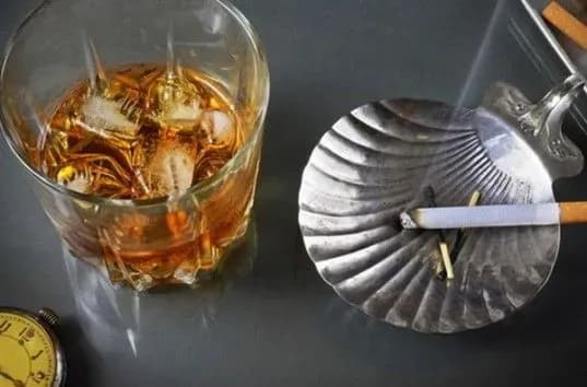 v-ukrayini-dorozhchayut-alkogol-i-sigareti