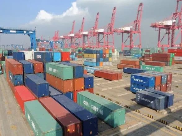 ukrayina-zbilshila-eksport-tovariv-mayzhe-na-13