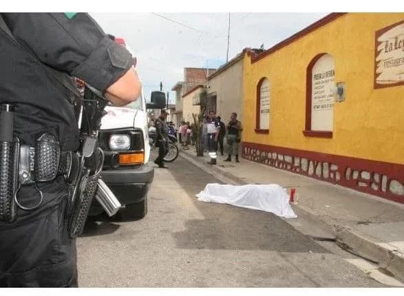 el-universal-v-meksitsi-vbili-shist-cholovik-pid-chas-pereglyadu-matchu-zbirnoyi-na-chs-2018