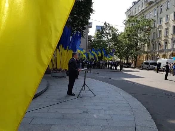 poroshenko-zaklikav-radu-yaknayshvidshe-skasuvati-deputatsku-nedotorkannist