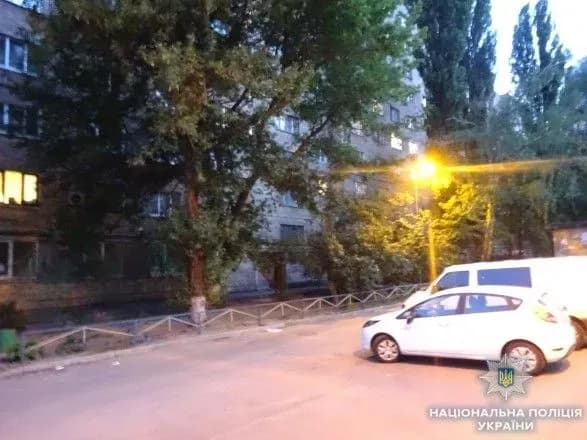 u-stolitsi-perekhozhi-zatrimali-dvokh-osib-yaki-pograbuvali-kiyanina