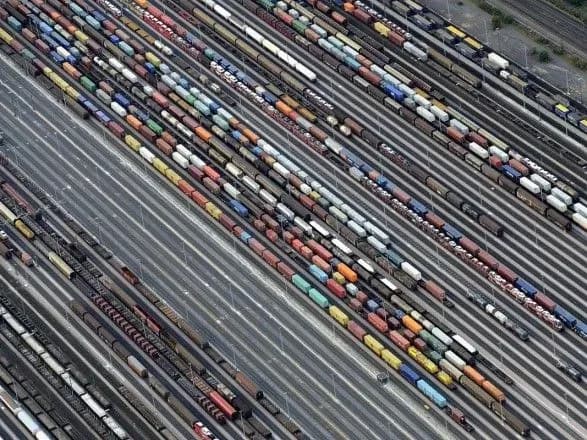 za-chotiri-misyatsi-zovnishnotorgovelniy-oborot-tovariv-zris-na-14