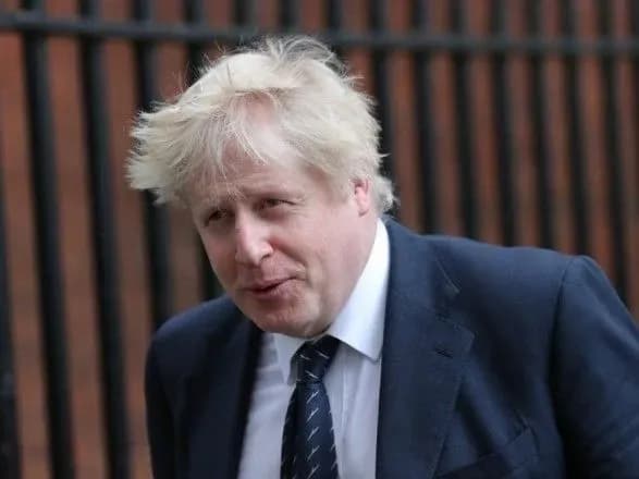 ne-vitrimala-dusha-poeta-v-rosiyskomu-mzs-prokomentuvali-vidstavku-dzhonsona