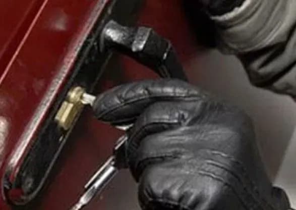 nevidomi-pograbuvali-zastupnitsyu-direktora-farmzavodu-v-odeskiy-oblasti