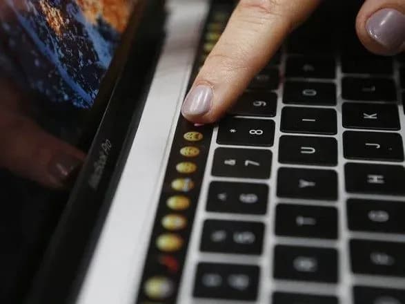 apple-predstavila-novu-liniyku-macbook-pro-pidvischenoyi-produktivnosti
