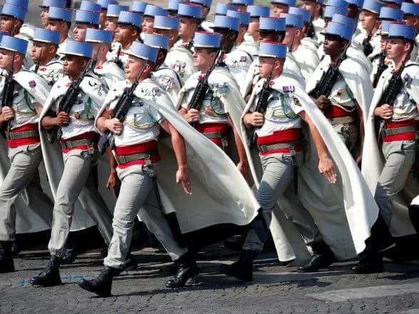 u-frantsiyi-grandiozno-vidsvyatkuvali-den-vzyattya-bastiliyi