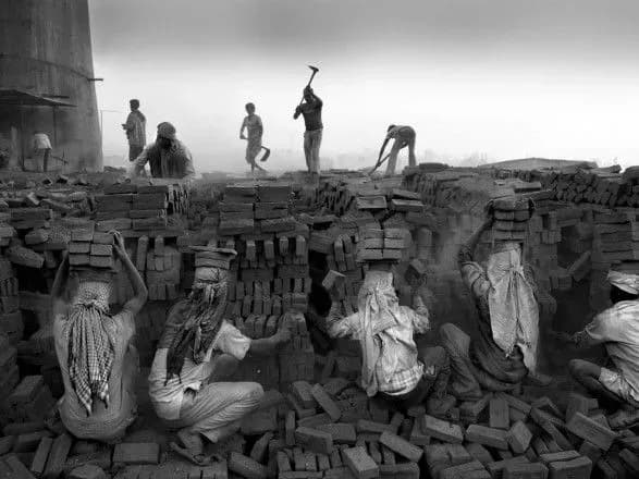 reyting-suchasnogo-rabstva-286-tisyach-osib-v-ukrayini-zhivut-v-podibnikh-umovakh