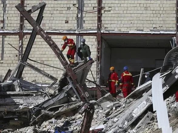 vnaslidok-zemletrusiv-v-irani-postrazhdali-vzhe-desyatki-lyudey