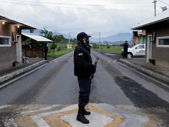 el-pais-spilnik-narkobarona-gusmana-vtik-z-vyaznitsi-v-meksitsi-cherez-golovniy-vkhid