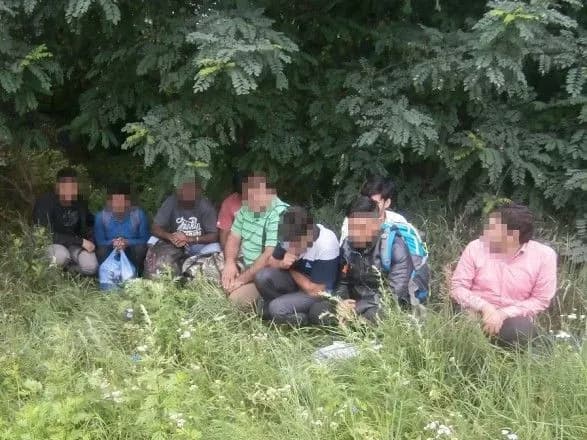 na-kordoni-z-rosiyeyu-prikordonniki-zatrimali-10-nelegaliv