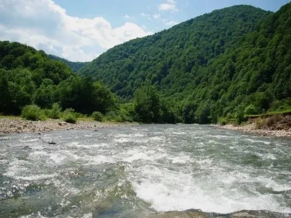 negoda-v-ukrayini-sogodni-ochikuyutsya-pavodki-ta-pidyom-rivniv-vodi-u-richkakh