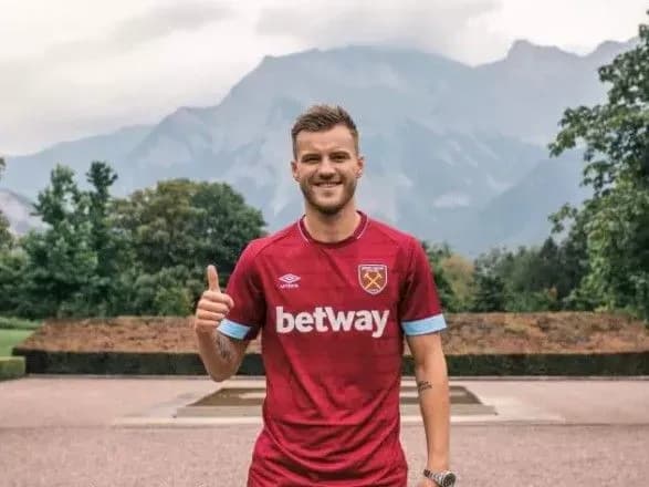 yarmolenko-cherez-travmu-propustiv-poyedinok-vest-khema