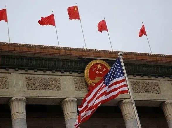 bloomberg-ssha-mozhut-vvesti-mita-na-rivni-25-zamist-10-na-import-kitayskikh-tovariv