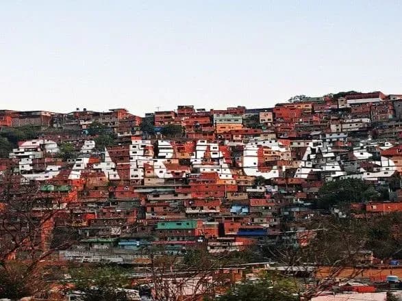 venesuelskiy-deputat-zvinuvativ-vladu-v-atatsi-na-krayinu-pislya-zamakhu-na-maduro