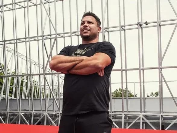 chempion-svitu-z-futbolu-ronaldo-zayaviv-scho-bude-vipisaniy-z-likarni-v-ponedilok