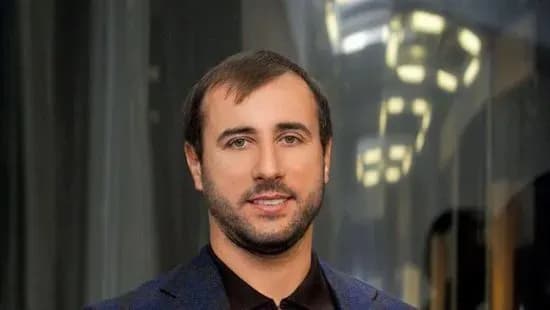 deputat-ribalka-zadeklaruvav-budinok-vidsudzheniy-u-eks-druzhini-i-dochki