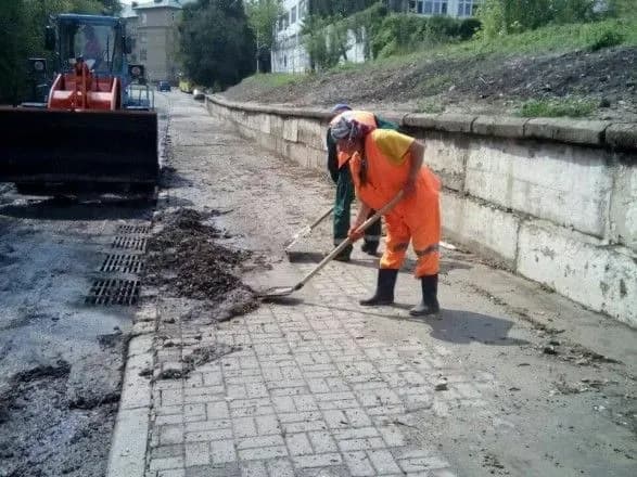 kiyiv-pislya-zlivi-pribiraye-mayzhe-100-odinits-tekhniki