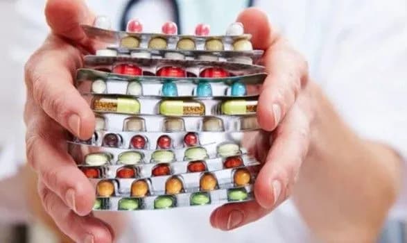 u-ssha-aptekari-zaroblyayut-na-rivni-it-fakhivtsiv