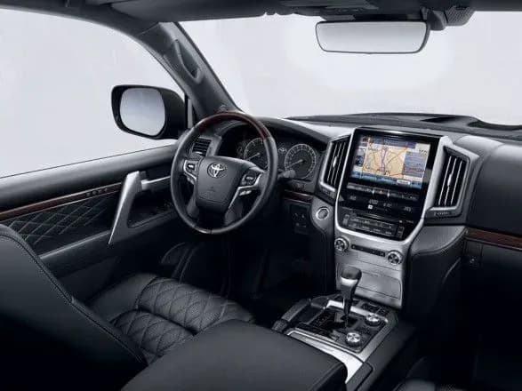 likvidovano-ugrupovannya-yake-vikradalo-elitni-avto-na-teritoriyi-nizki-regioniv