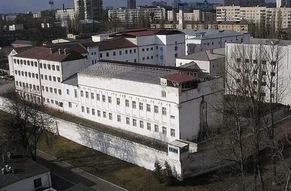 u-lukyanivskomu-sizo-vbili-areshtanta