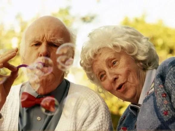 serednya-pensiya-kiyanina-zrosla-u-2-5-razi