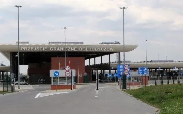 ukrayintsiv-poperedili-pro-mozhlivi-zatori-na-kordoni-z-polscheyu