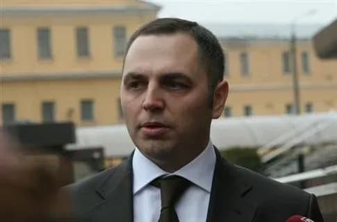 politik-z-otochennya-yanukovicha-ocholiv-ukrayinskiy-telekanal