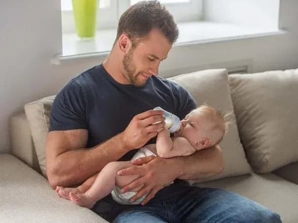 tatusyam-nadadut-pravo-na-nepovniy-robochiy-den