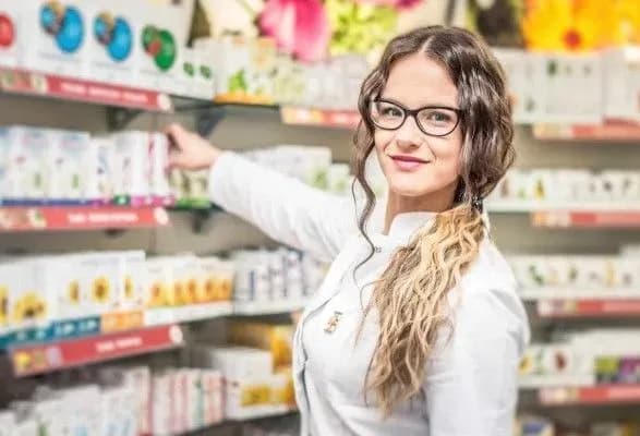 bilshe-40-ukrayintsiv-vvazhayut-kilkist-nayavnikh-aptek-nedostatnoyu-amku