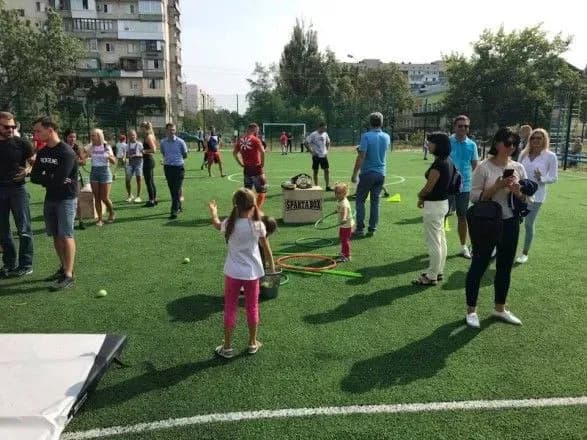 u-kiyevi-vidkrili-nove-futbolne-mini-pole