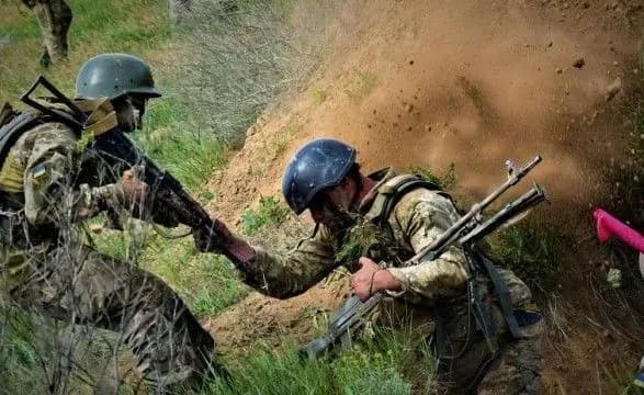 na-donbasi-poraneno-dvokh-ukrayinskikh-viyskovikh-1