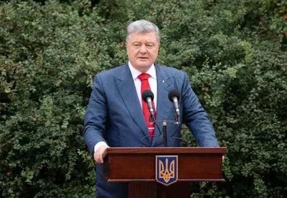 poroshenko-privitav-z-dnem-mista-okupovaniy-lugansk