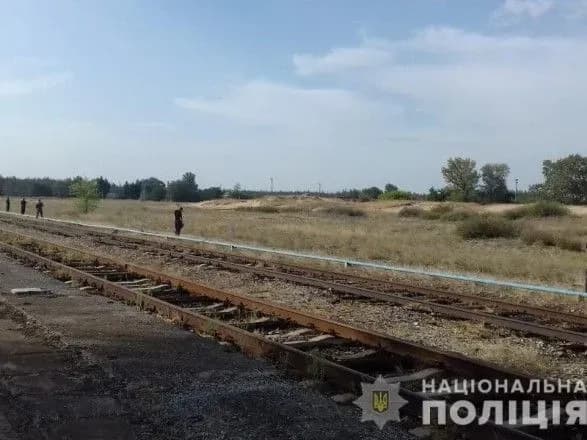 cholovik-pidirvavsya-na-roztyazhtsi-u-stanitsi-luganskiy