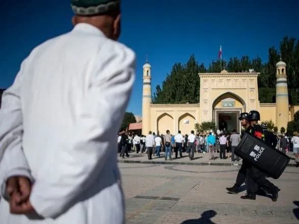 zmi-administratsiya-trampa-mozhe-vvesti-sanktsiyi-proti-kitayu-cherez-porushennya-prav-lyudini