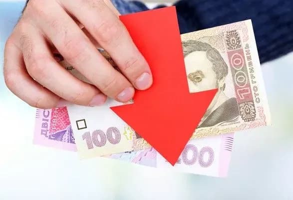 ukrayintsi-gotuyutsya-do-padinnya-grivni