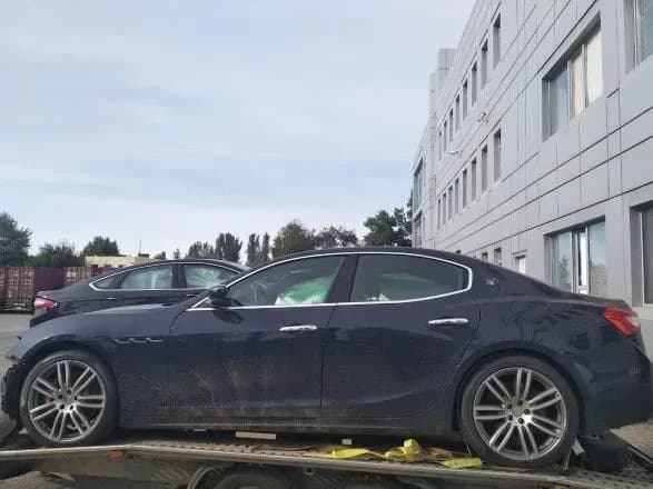 elitne-avto-z-ssha-cherez-skhemu-namagalisya-vvezti-cherez-port-v-ukrayini