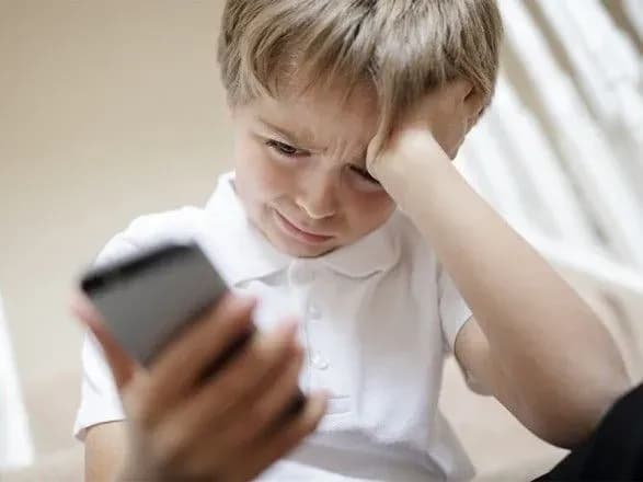 gruming-i-seksting-stolichnim-shkolyaram-rozpovili-pro-zagrozi-u-sotsmerezhakh