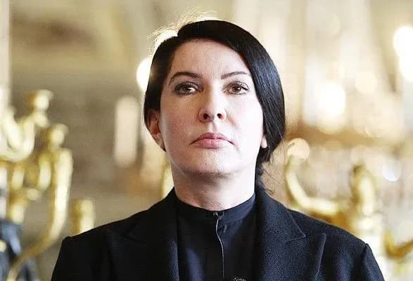 u-florentsiyi-gromadyanin-chekhiyi-napav-na-serbsku-mistkinyu-marinu-abramovich