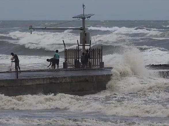 na-filippinakh-zrosla-kilkist-zhertv-negodi