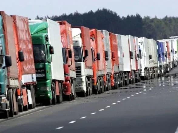 masovi-zatori-na-kordoni-z-polscheyu-nazvano-pyat-prichin