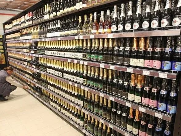 u-susidniy-bilorusi-tezh-dorozhchaye-alkogol