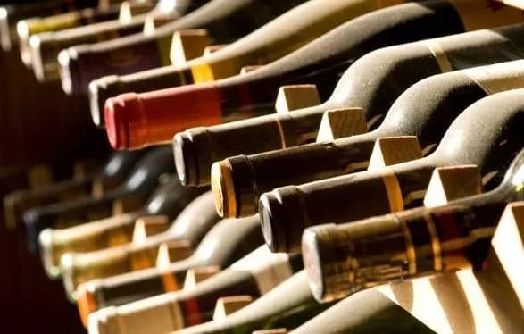 vinniy-auktsion-v-kaliforniyi-dopomozhe-borotisya-z-naslidkami-lisovikh-pozhezh