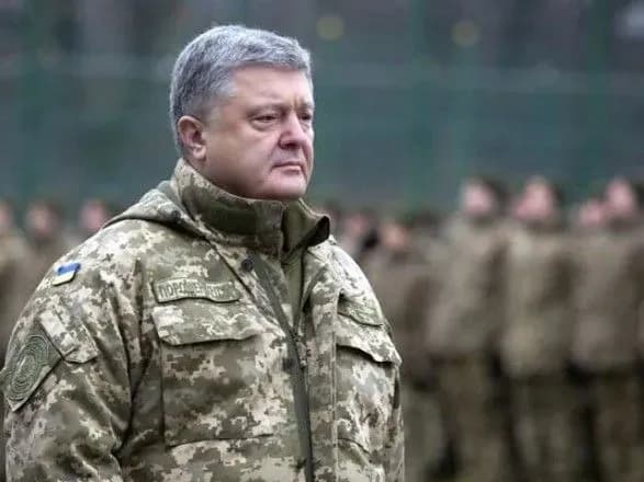 zarplata-soldata-u-zoni-boyovikh-diy-maye-buti-ne-menshe-21-tisyachi-griven-poroshenko
